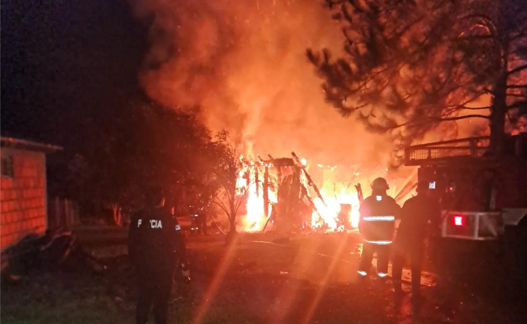 prendio fuego casa esposa hijos