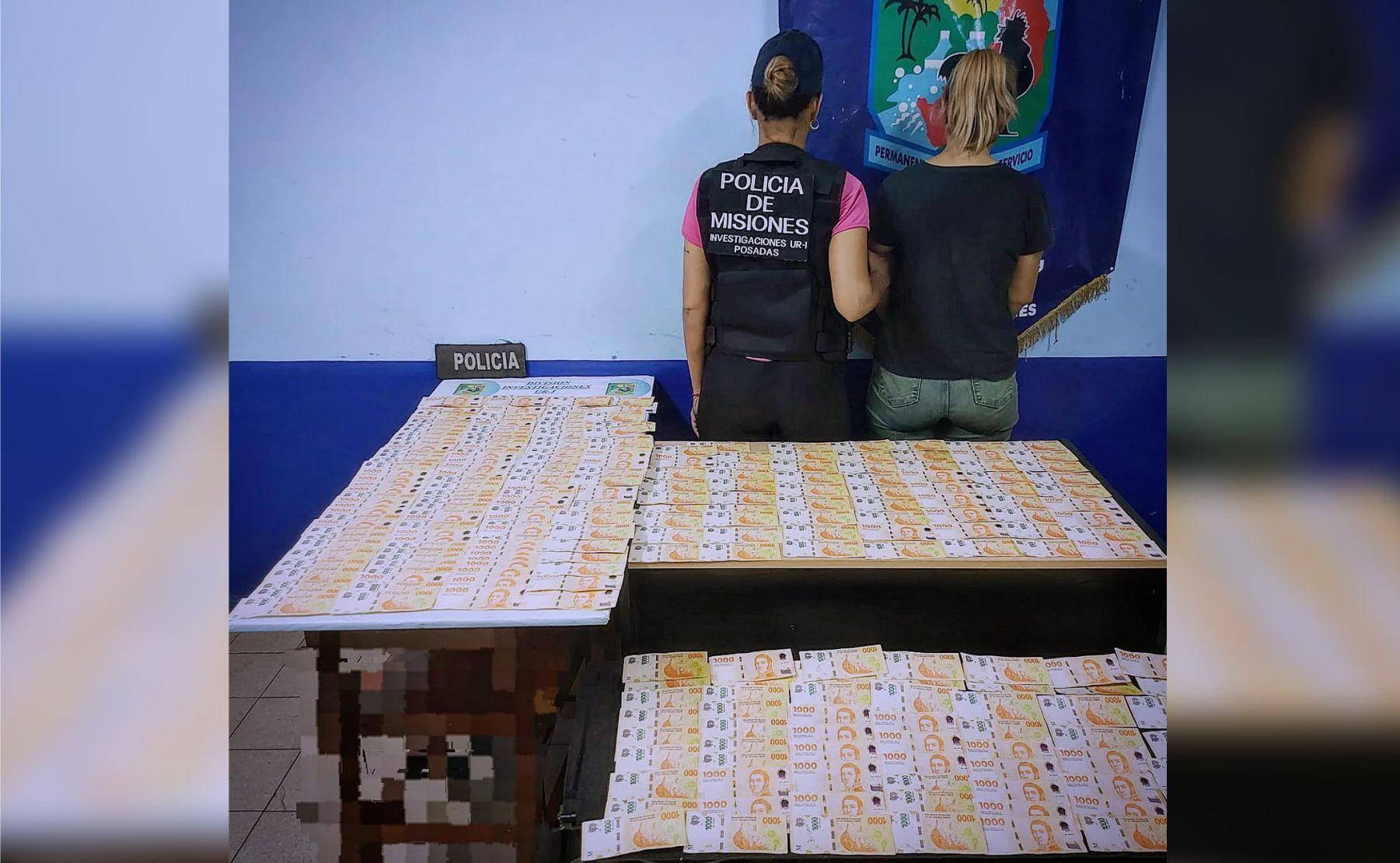 empleada ñu pora dinero joyas