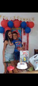 Isaac Ripell el niño fallecido en el choque y su madre