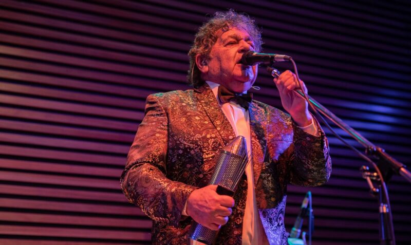 cantante los palmeras internado