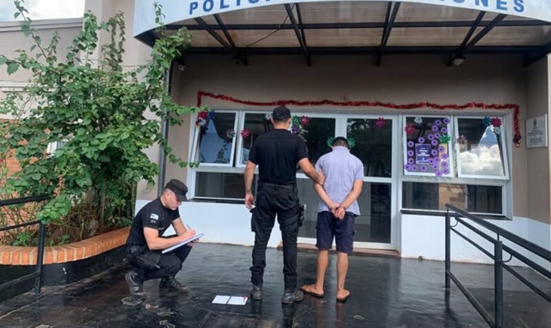 Oberá presto teléfono robando