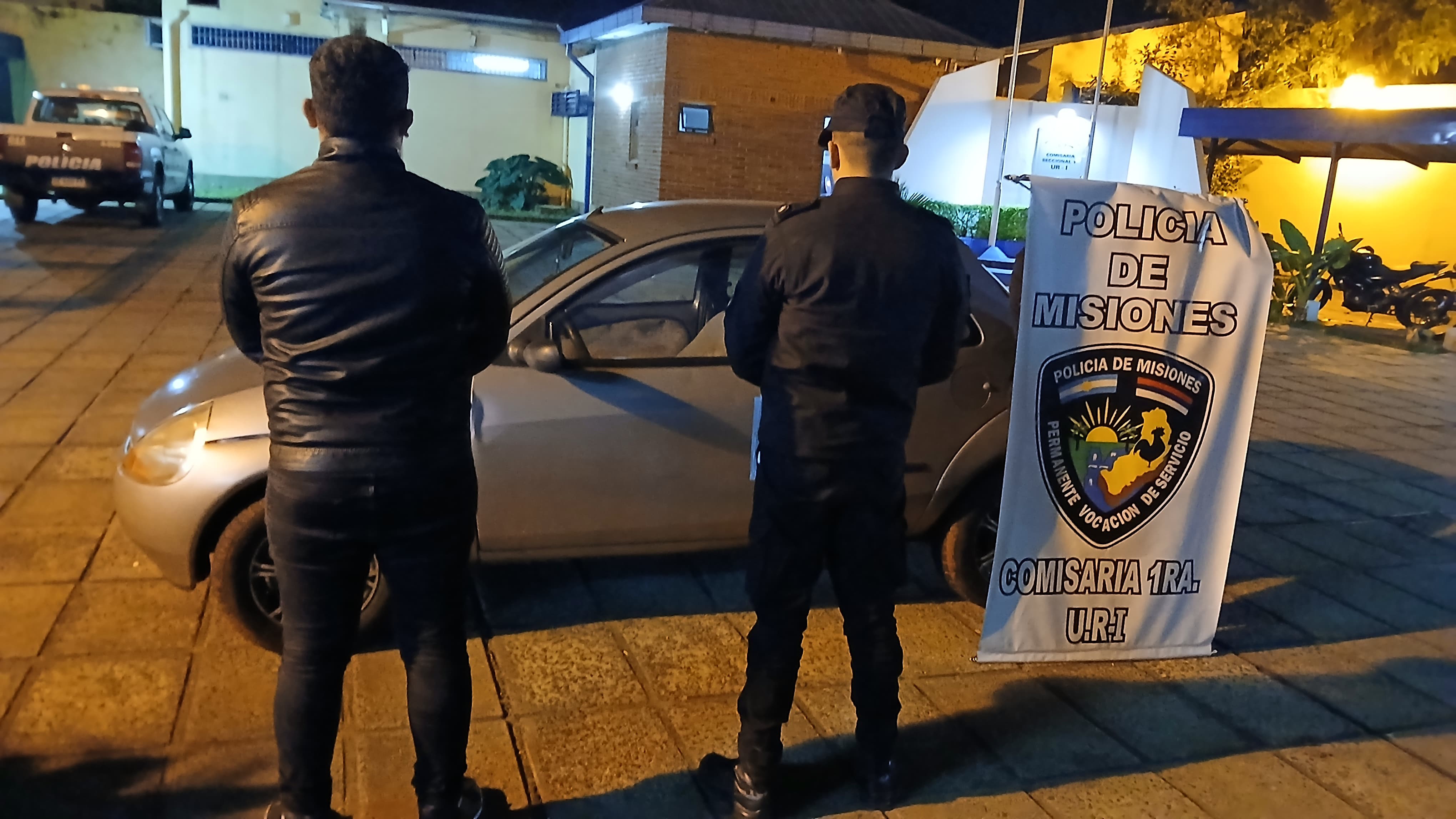 mujer estafa auto posadas