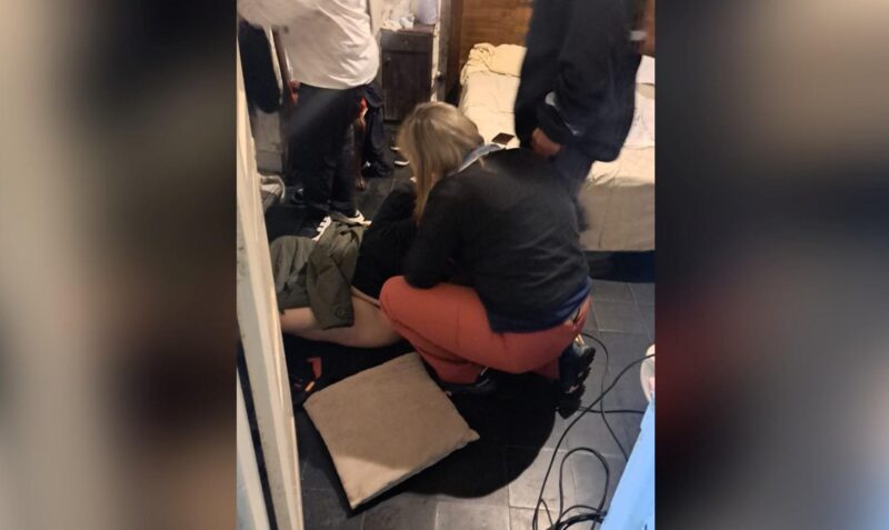 mujer desvanecida posadas