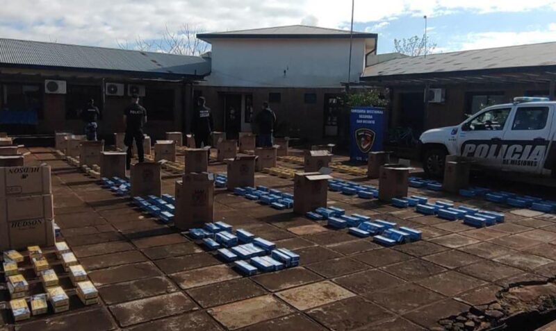 Camioneta robada en Brasil con cigarrillos de contrabando