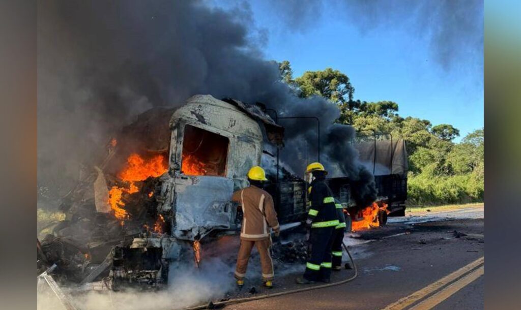 camion choque incendio puerto esperanza