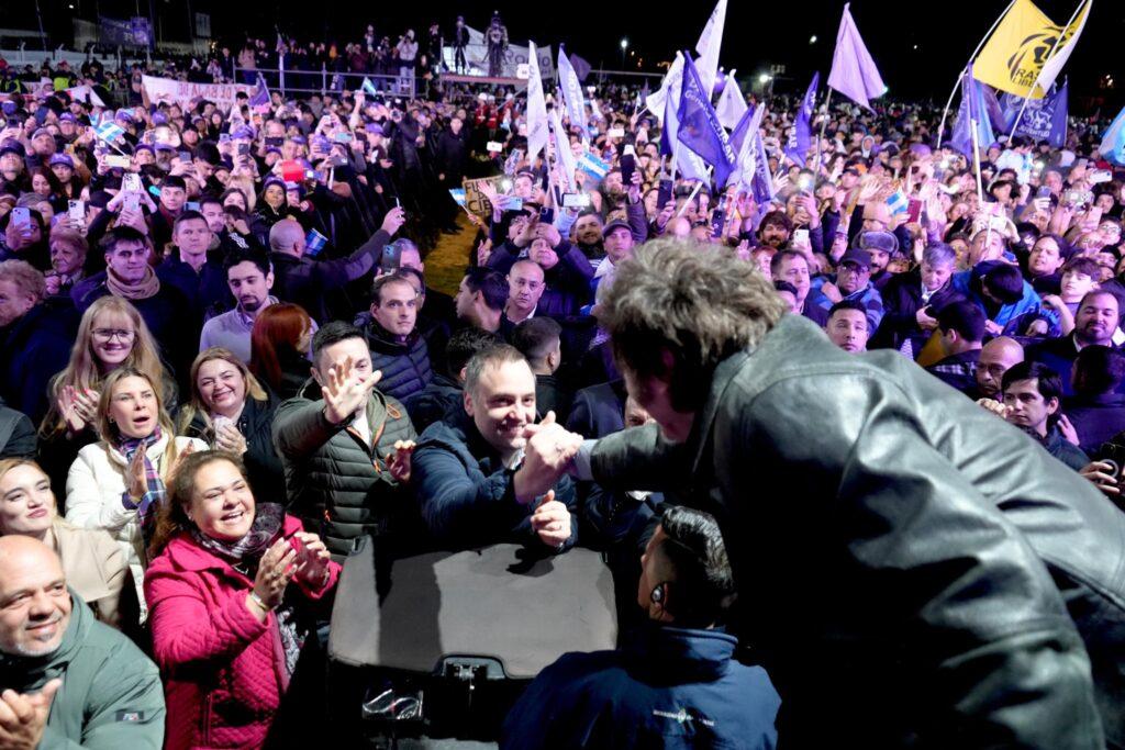 Javier Milei mesa politica