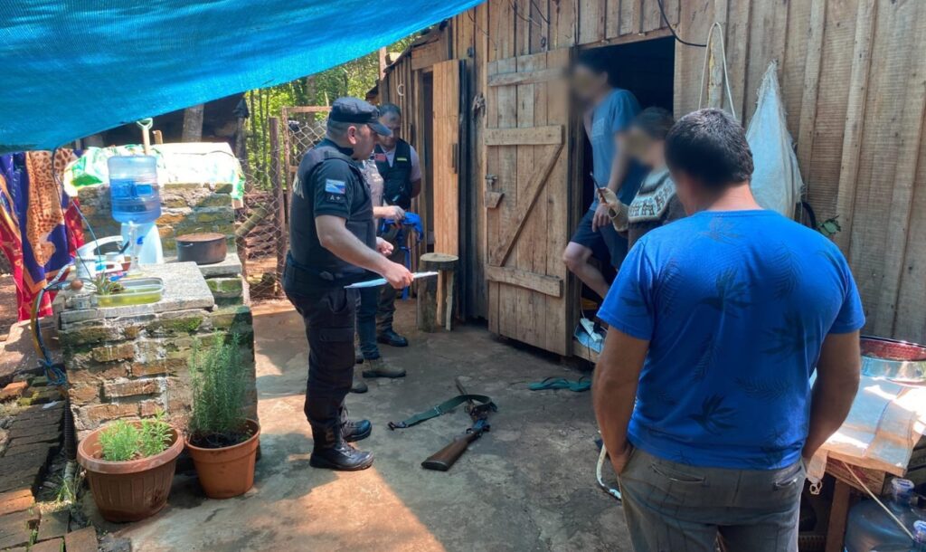 Amenaza con escopeta en Mojón Grande