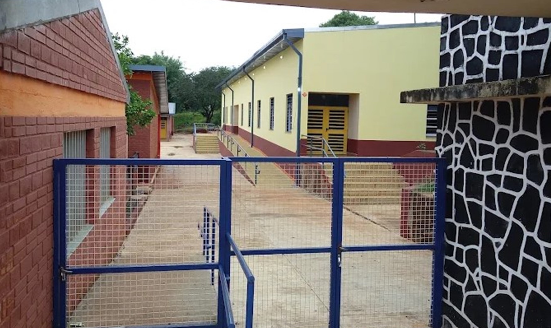material inapropiado escuela