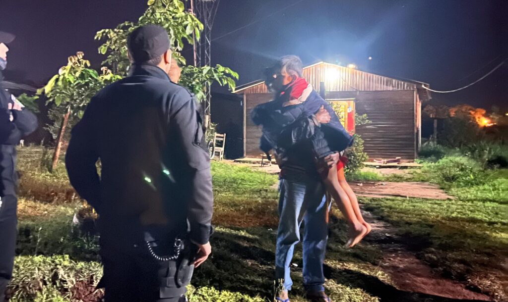 niños pescar copisa casa amigo