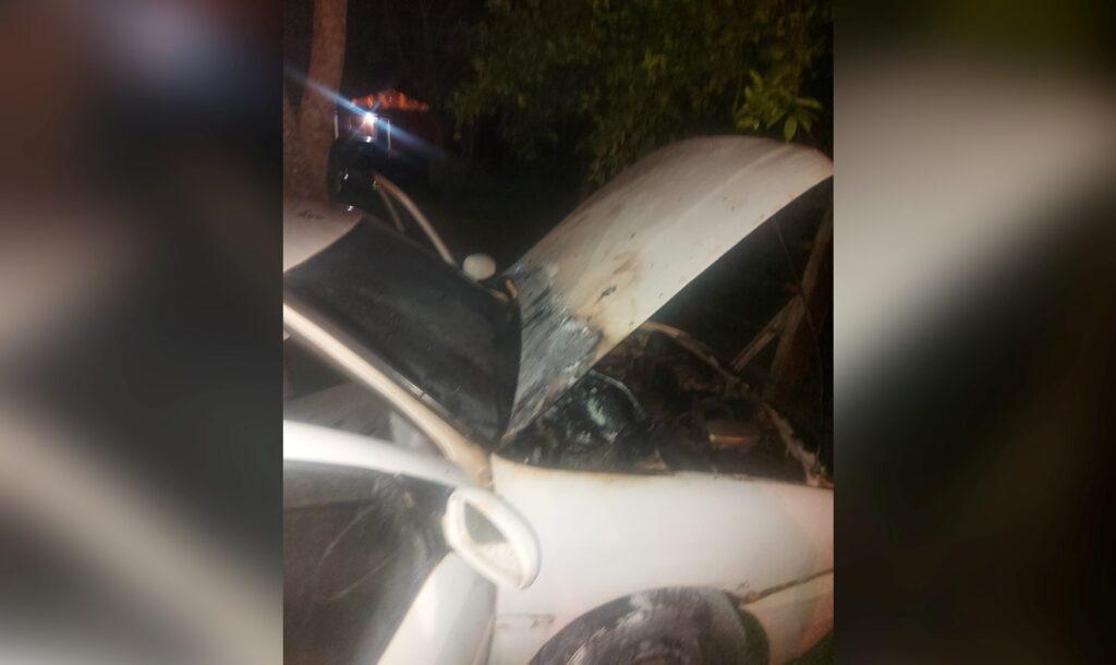 incendio de auto en Apóstoles