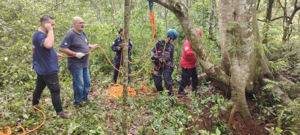 joven perro pozo rescate iguazu