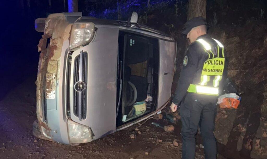 despiste y vuelco en Dos de Mayo