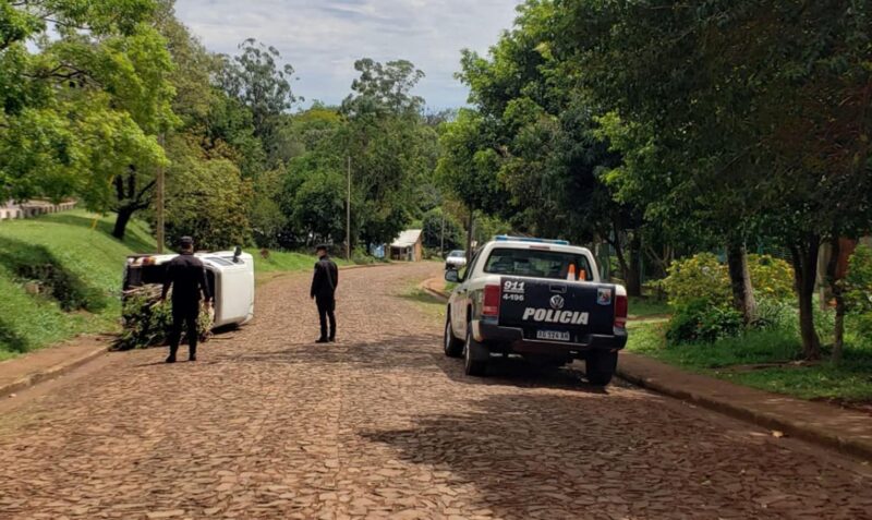 vuelco camioneta Aristóbulo del Valle