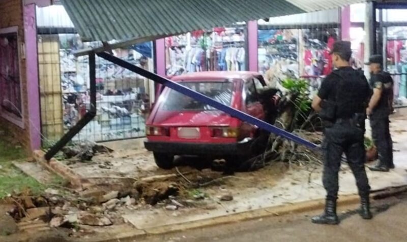 choque auto comercio dos de mayo