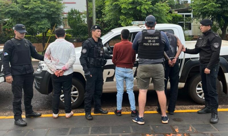 apostoles golpear hombre boliche