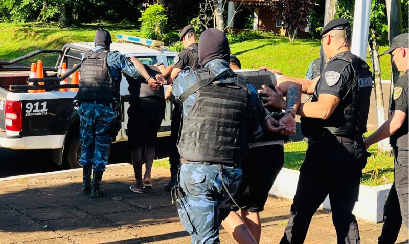 brasileños detenidos Alba Posse comando vermello