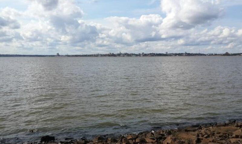 hombre rio parana mirador avenida Alem