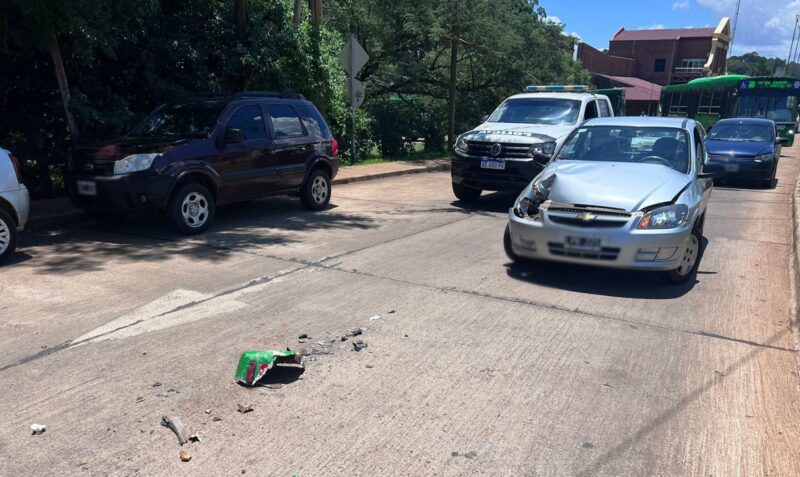 Choque colectivo y auto Posadas Ruta 12
