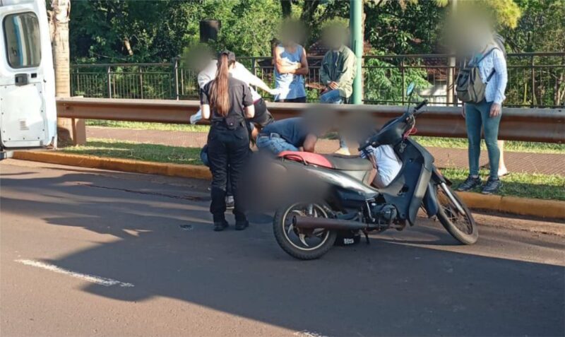 siniestro vial Oberá autovía Juan Pablo II motociclista lesionada perro