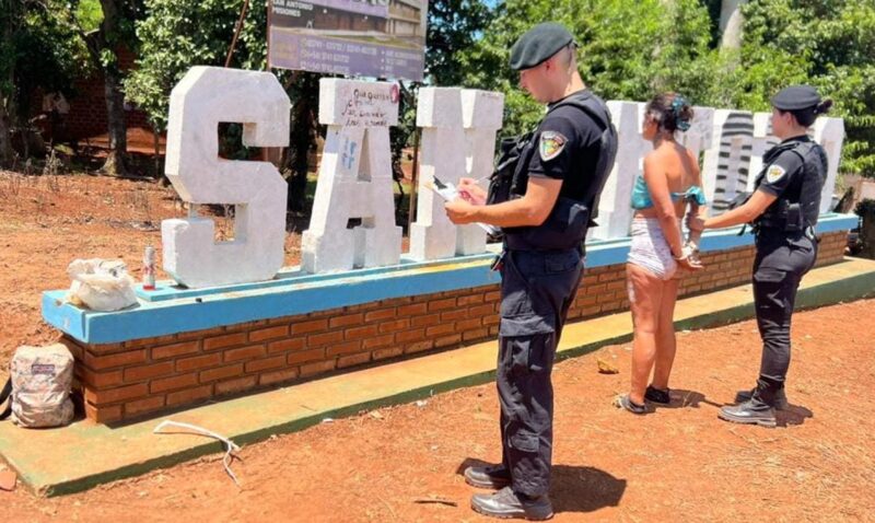 detenida grafitis San Antonio señalización pública