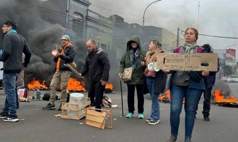 protesta policía Misiones sueldos Plaza 9 de Julio