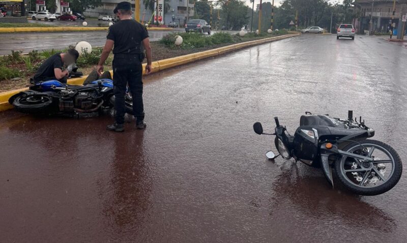 accidente Jardín América avenida Aconcagua motos despiste heridos