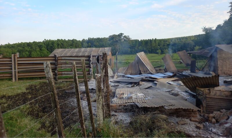 incendio Jardin America hoy galpon perdidas materiales