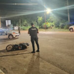Dos motociclistas despistaron borrachos en El Soberbio y terminaron presos