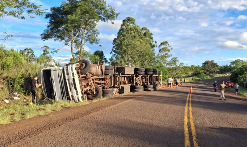 despiste vuelco camion dos arroyos