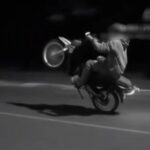 Identificaron a un adolescente que hacía «willy» en plena ruta y le secuestraron la moto en Puerto Iguazú