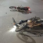 Posadas: un joven alcoholizado chocó contra otra moto en Lavalle y Bustamante y dejó a una mujer herida