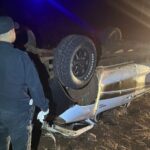 Un muerto y dos heridos graves tras caer una camioneta por un barranco en la Ruta 101