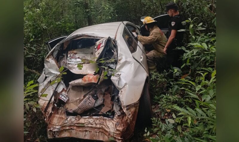 siniestro vial El Soberbio Ruta Provincial 2 despiste Toyota Corolla