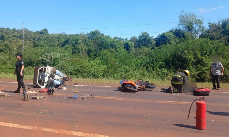 siniestro vial Puerto Libertad Ruta 12 kilómetro 1602 choque motos heridos SAMIC Iguazú