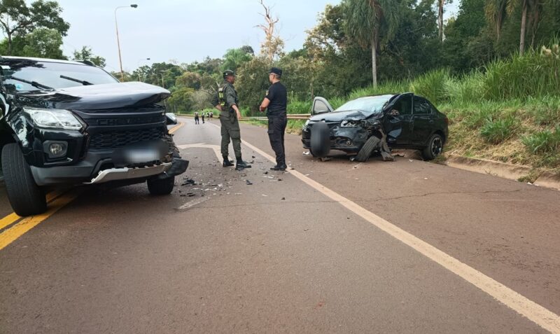 siniestro vial Iguazú Puente Tancredo Neves choque Ruta 12 Renault Logan