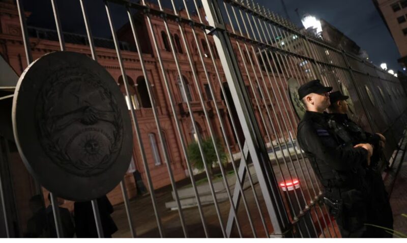 Casa Rosada periodistas prohibición inteligencia rusa Javier Milei