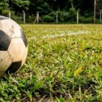 Tragedia en Alem: un Cabo de Policía de 40 años murió tras desplomarse en un partido de fútbol