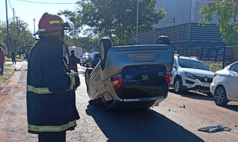Vuelco Posadas Fiat Mobi San Isidro distracción mate BOP 85