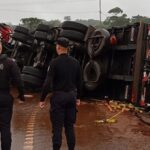 San Pedro: un camión Scania perdió el control y despistó en el acceso a San Pedro