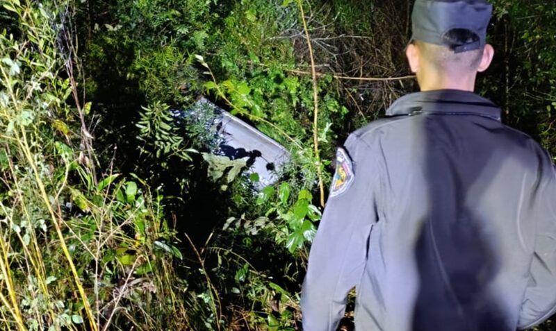 Volcó alcoholizado Caá Yarí Ruta 225 coatíes