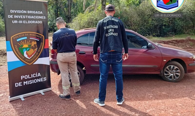 Auto robado Eldorado Puente Banana Ruta 12