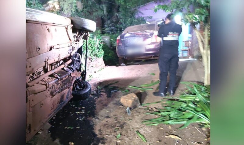 Despiste Puerto Iguazú casa auto incrustado avenida Antártida Argentina