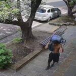 Final para el «roba garrafas»: Lo identificaron por cámaras y lo detuvieron en el barrio Palomar