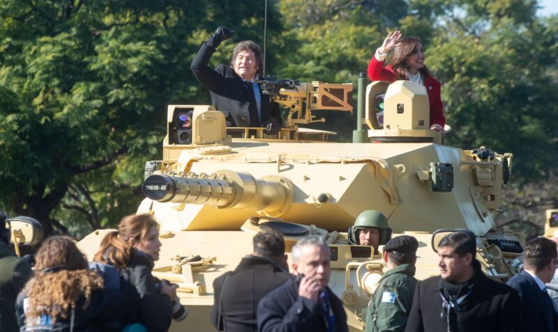 Desfile militar 9 de Julio Defensa ajuste presupuestario Fuerzas Armadas
