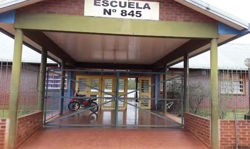 gripe A escuela 845 Alem padres preocupación barrio Cámpora