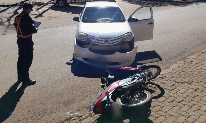 Accidente San Vicente avenida Libertador choque moto Toyota Etios herido