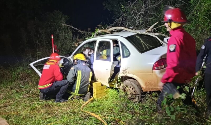Siniestro vial Ruta Nacional 14 Aristóbulo del Valle Campo Grande Chevrolet Corsa Citroën Picasso choque frontal