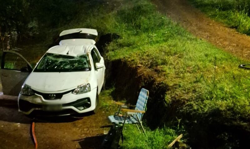 Siniestro vial Posadas barrio La Olla El Pozón Toyota Etios