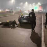 Garupá: un motociclista terminó hospitalizado tras colisionar contra la parte trasera de un auto
