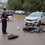 San Vicente: un motociclista resultó con fracturas tras colisionar con un automóvil en la Avenida Constitución
